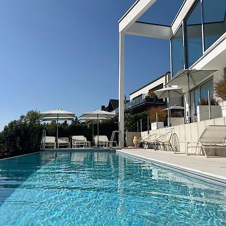 Weingut-Aparthotel Olinger Меринг Екстериор снимка