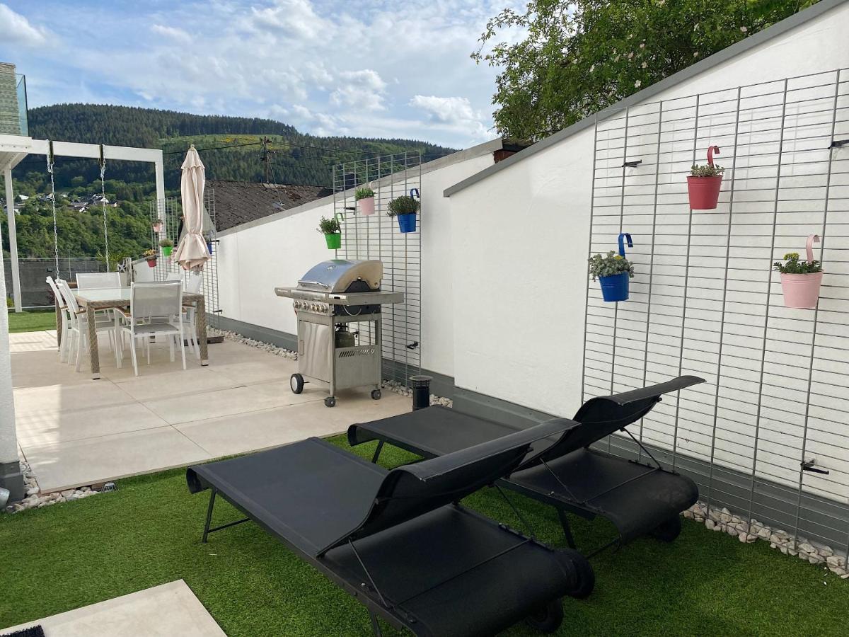 Weingut-Aparthotel Olinger Меринг Екстериор снимка
