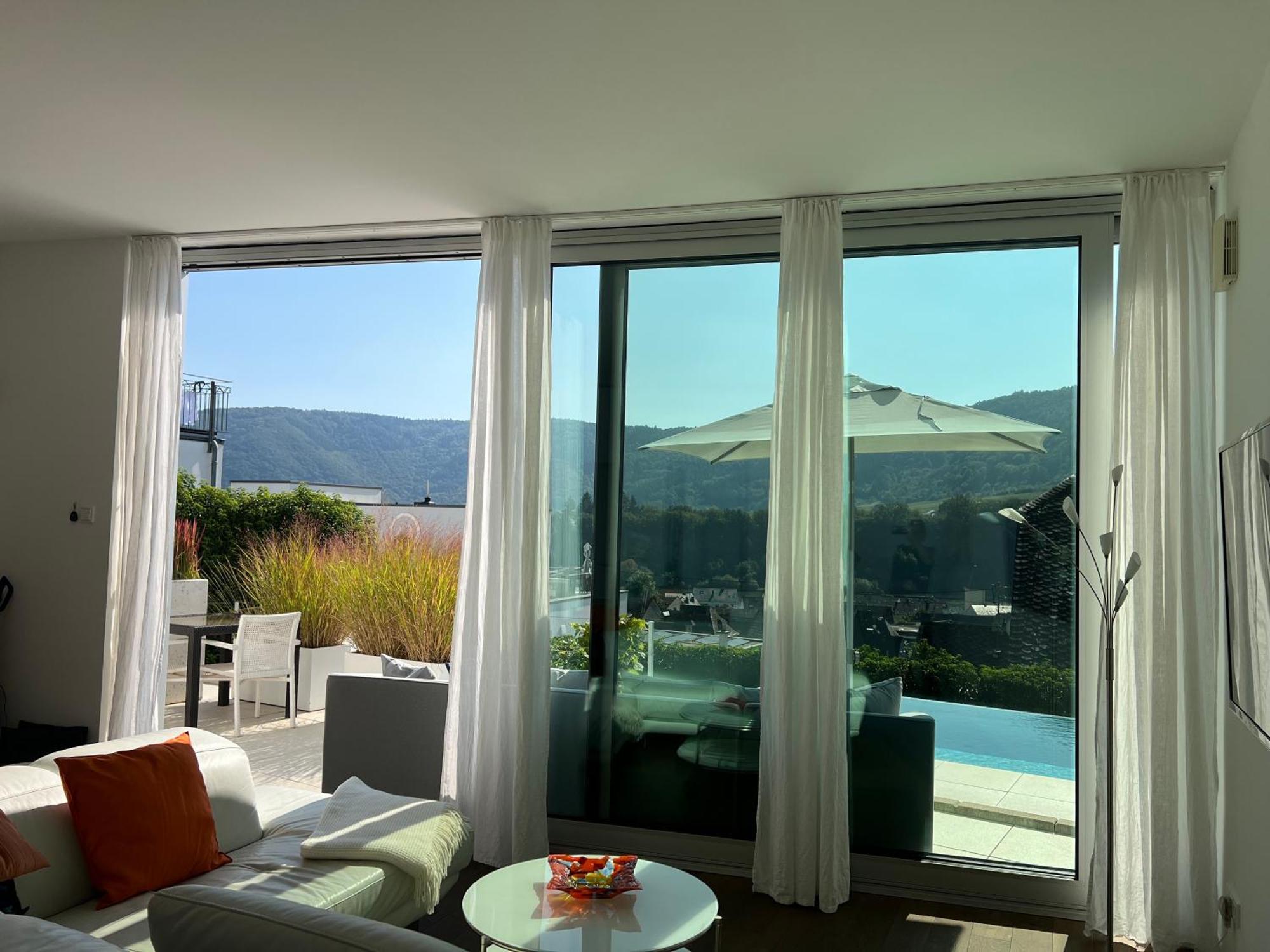 Weingut-Aparthotel Olinger Меринг Екстериор снимка