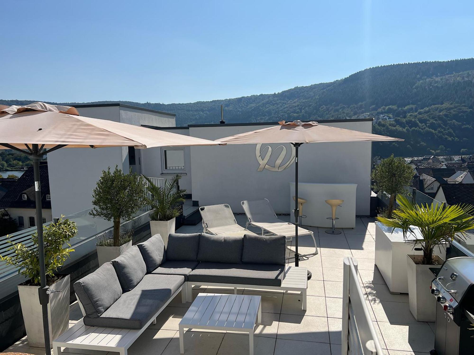Weingut-Aparthotel Olinger Меринг Екстериор снимка