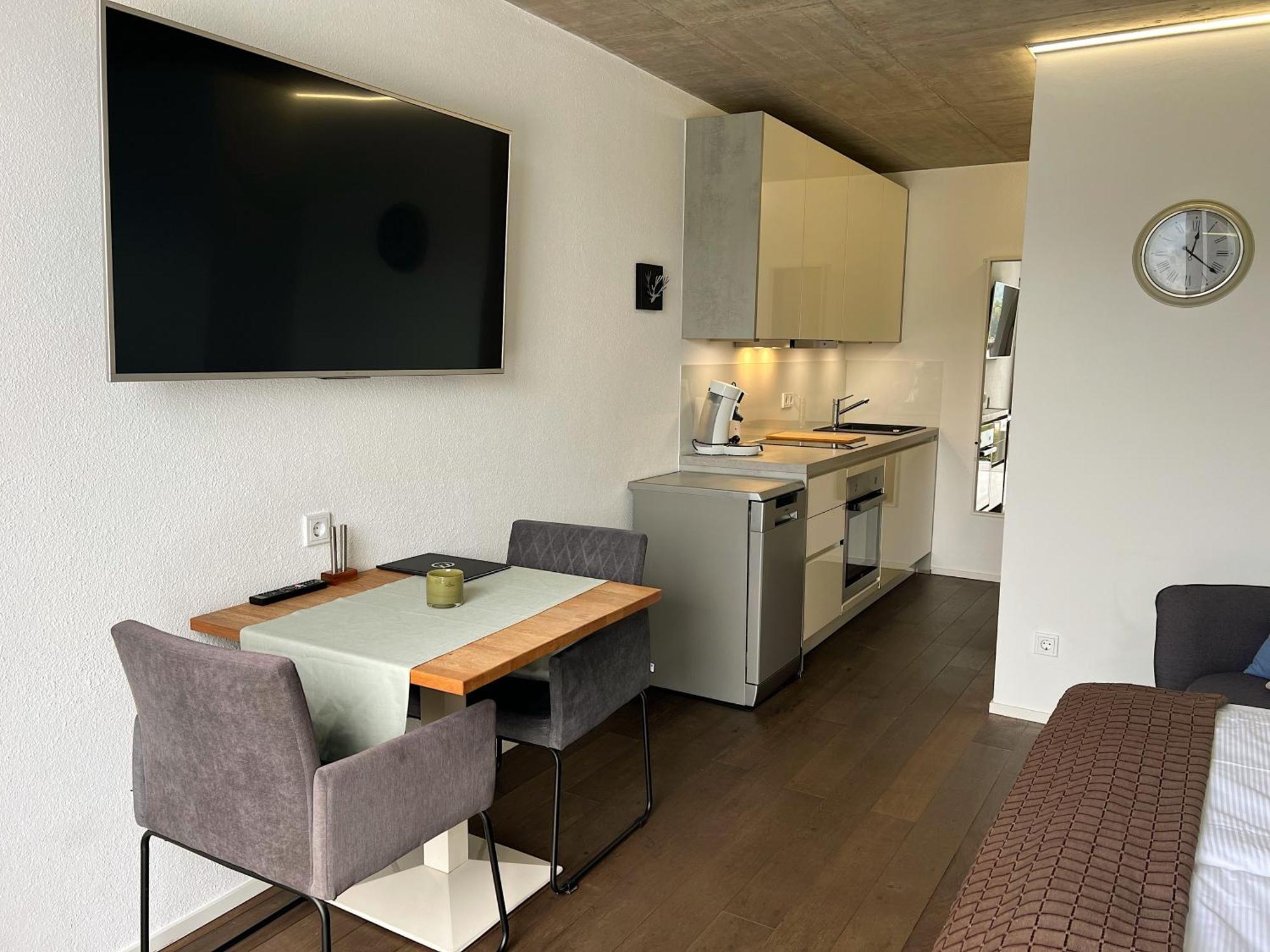 Weingut-Aparthotel Olinger Меринг Стая снимка