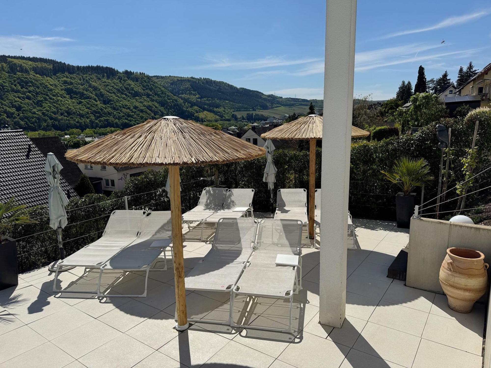 Weingut-Aparthotel Olinger Меринг Екстериор снимка